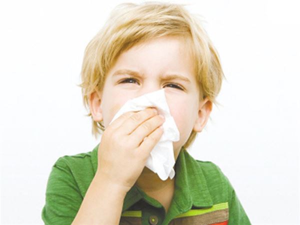 Trẻ bị ho có đờm và sổ mũi chủ yếu là do các bệnh lý ở phổi
