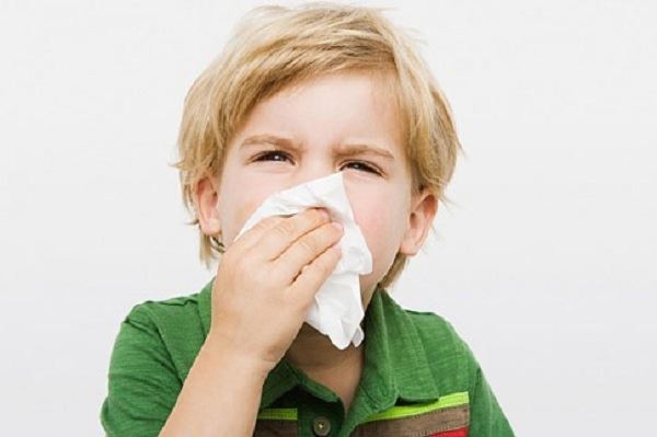 Việc nuốt đờm mang vi khuẩn gây bệnh là nguyên nhân gián tiếp khiến trẻ bị tiêu chảy